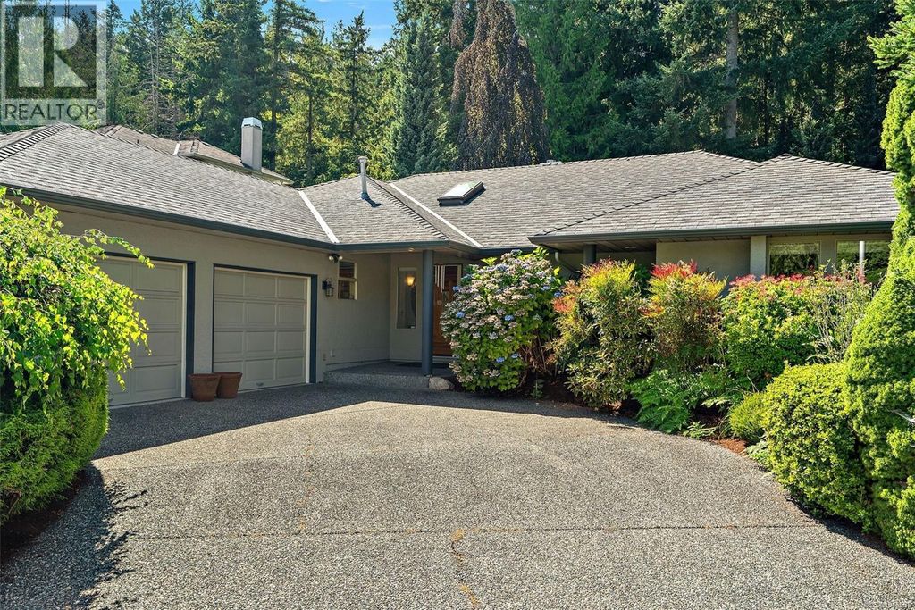 8832 Carmanah Terr, North Saanich
