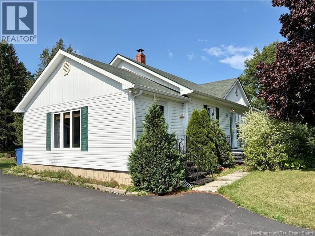235 Ave Des Pionniers, Balmoral