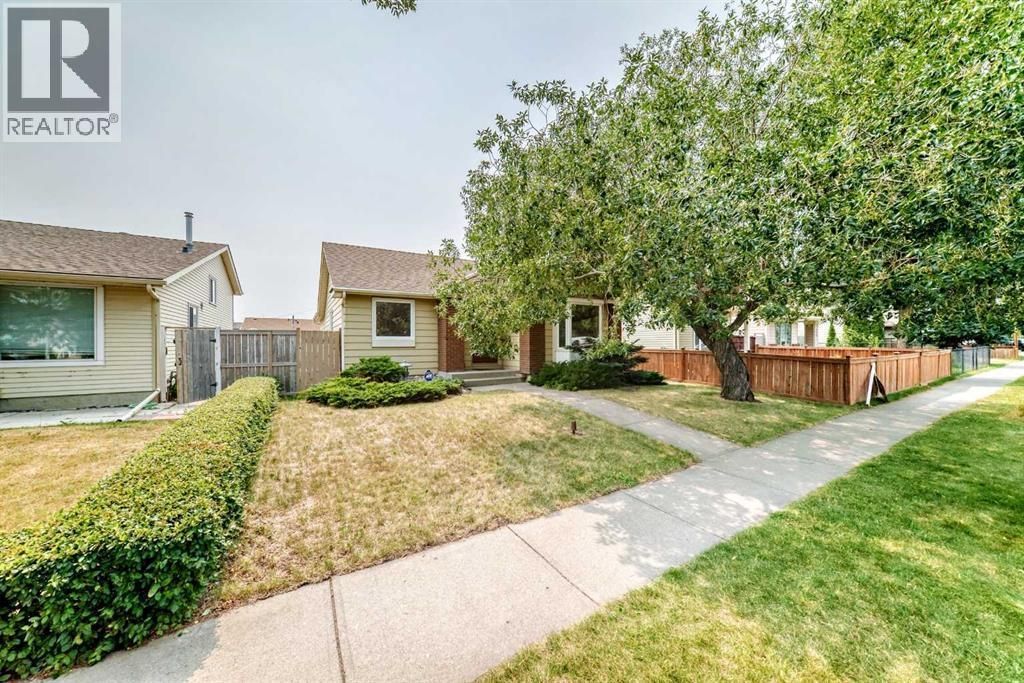128 Erin Woods Drive Se, Calgary