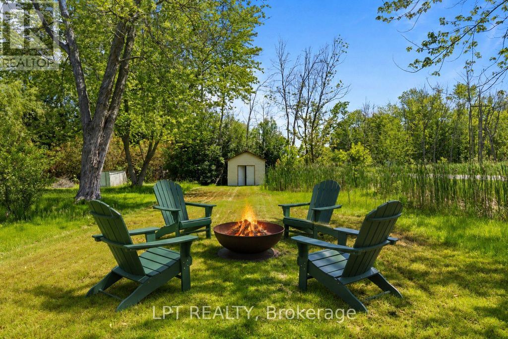 815 Paradise Drive, Georgina (historic Lakeshore Communities)