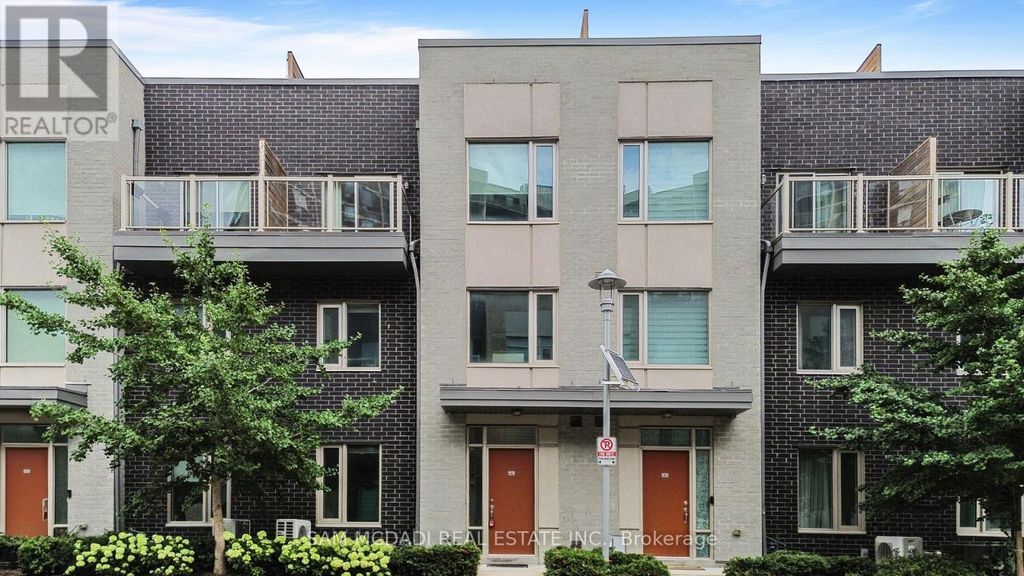 46 - 26 Applewood Lane, Toronto (etobicoke West Mall)