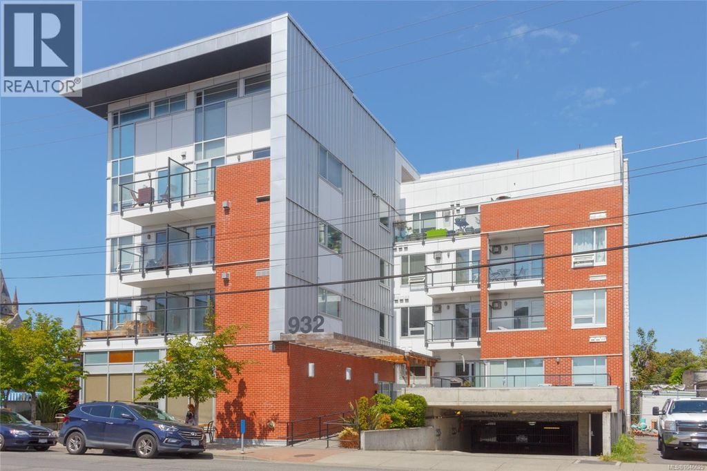 303 932 Johnson St, Victoria