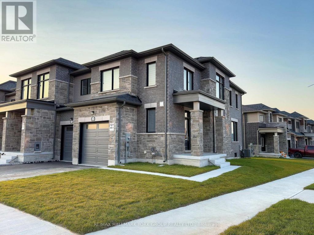 145 Fenchurch Manor, Barrie (painswick South)