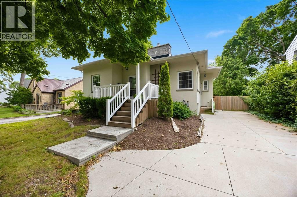 751 Ross Avenue, Sarnia