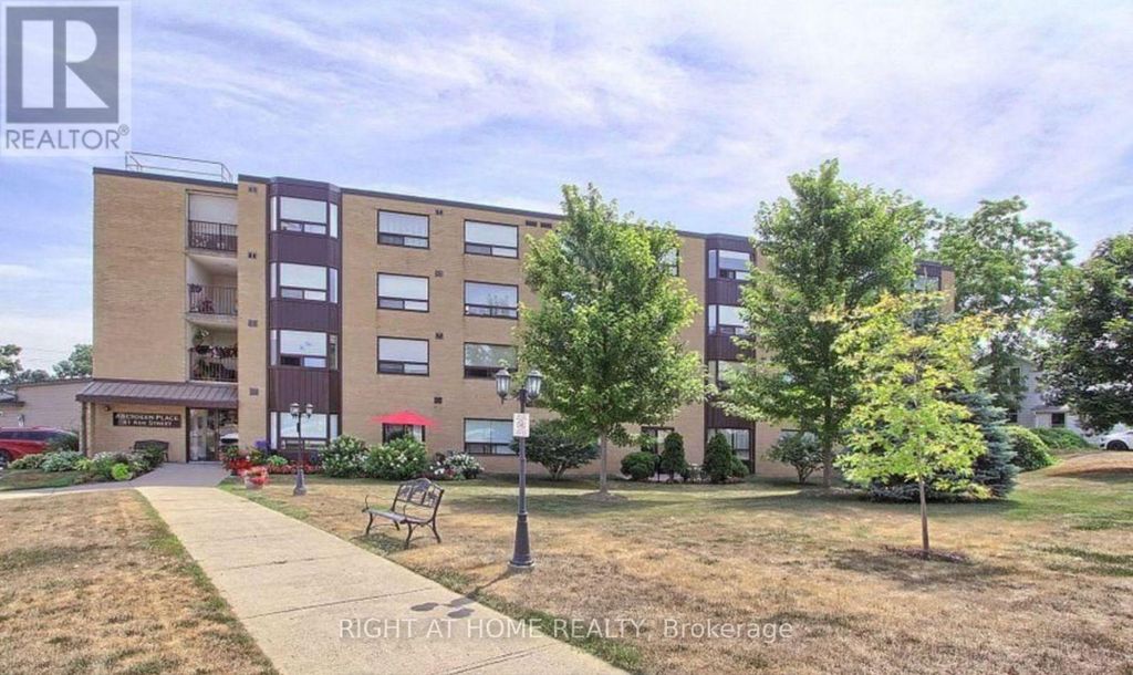 402 - 41 Ash Street, Uxbridge