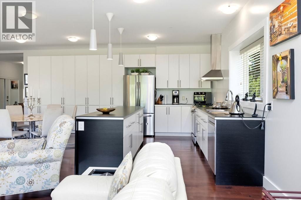 1 5778 Marine Way, Sechelt