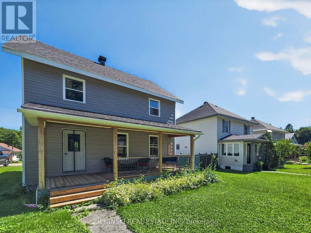 137 Cambridge Avenue, Iroquois Falls