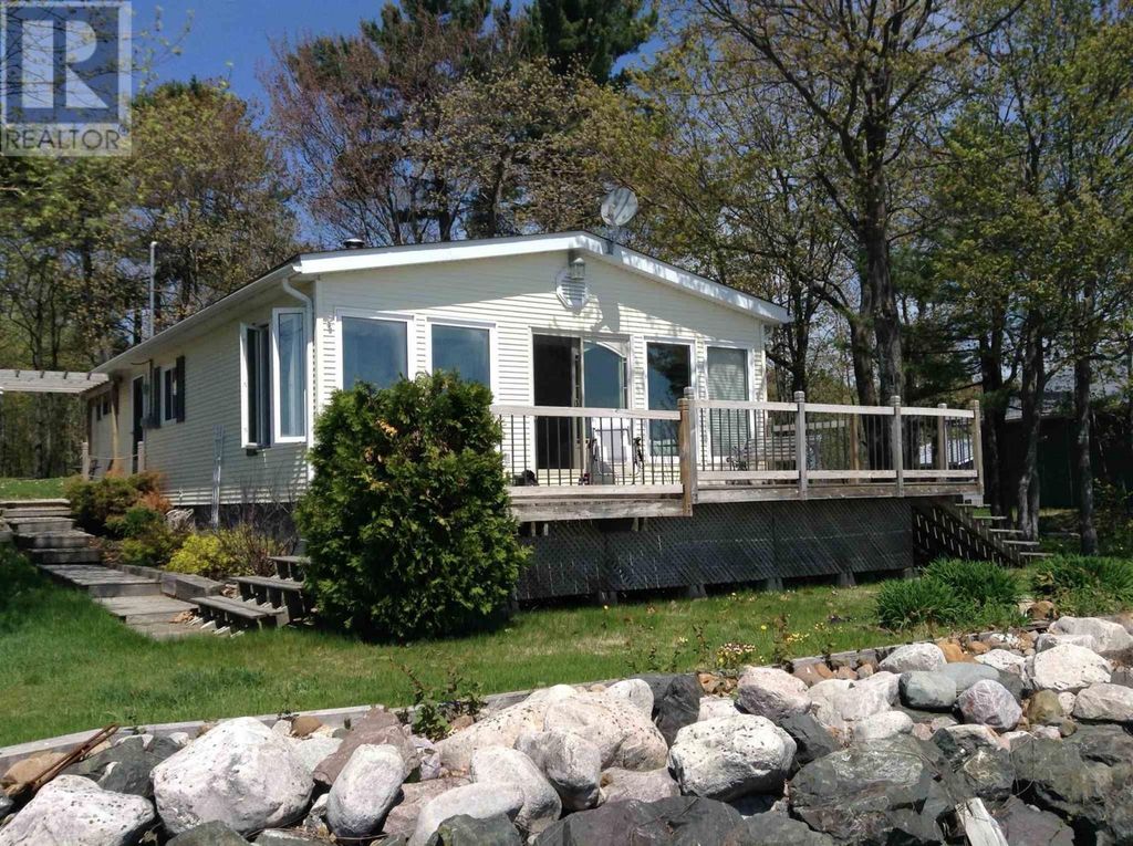 647b Lakeshore Dr, Tarbutt