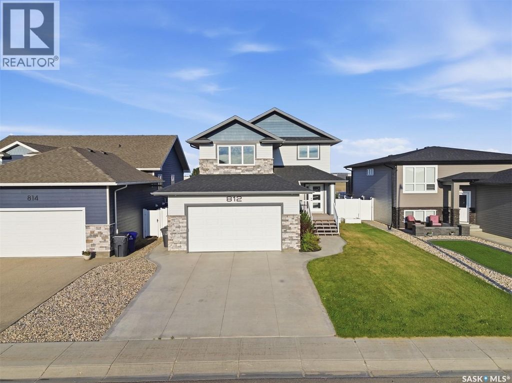812 1st Avenue N, Warman