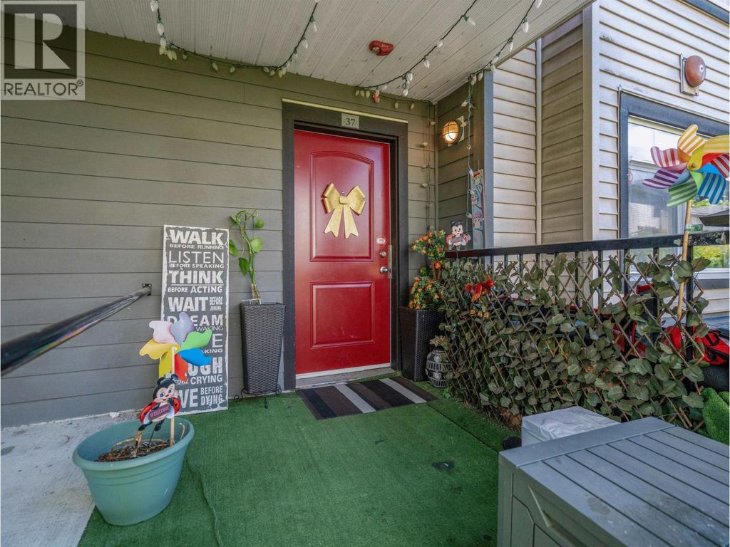 37 7428 14th Avenue, Burnaby