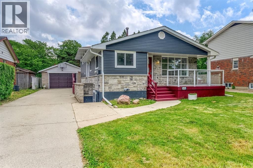 685 Amesbury Court, Sarnia