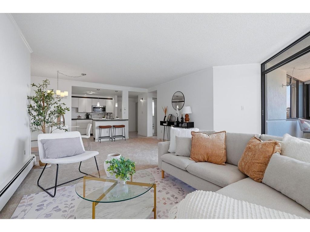 303 1480 Foster Street, White Rock