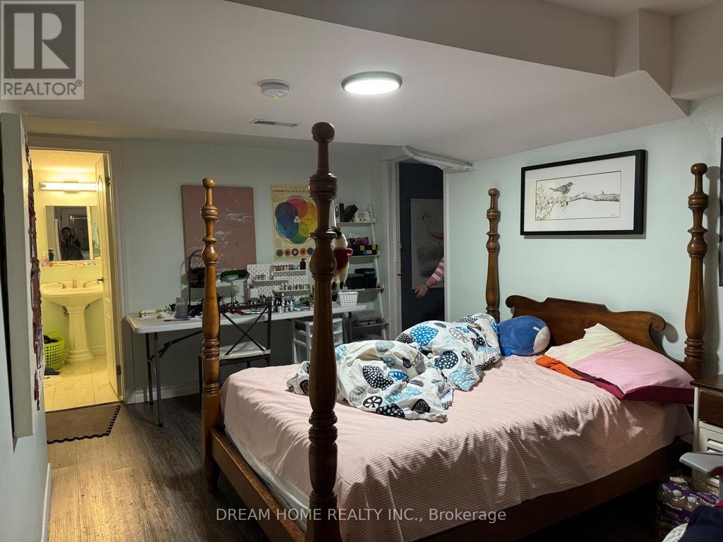 Studio A - 850 Clarkson Road S, Mississauga (clarkson)