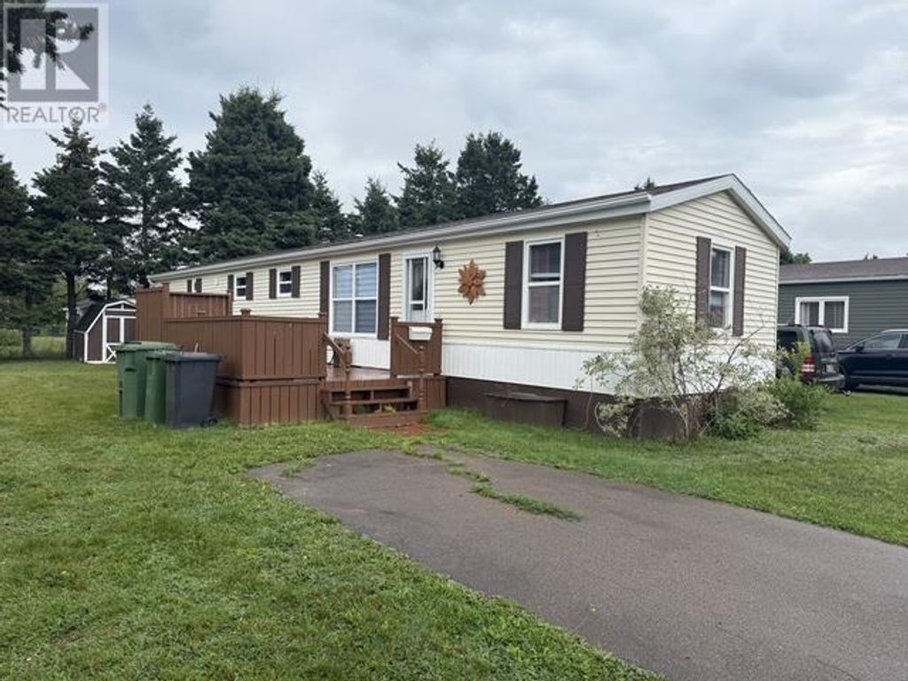 90 Evergreen Village, Summerside
