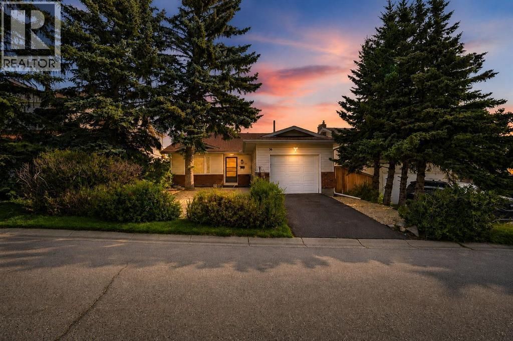 36 Coach Manor Rise Sw, Calgary