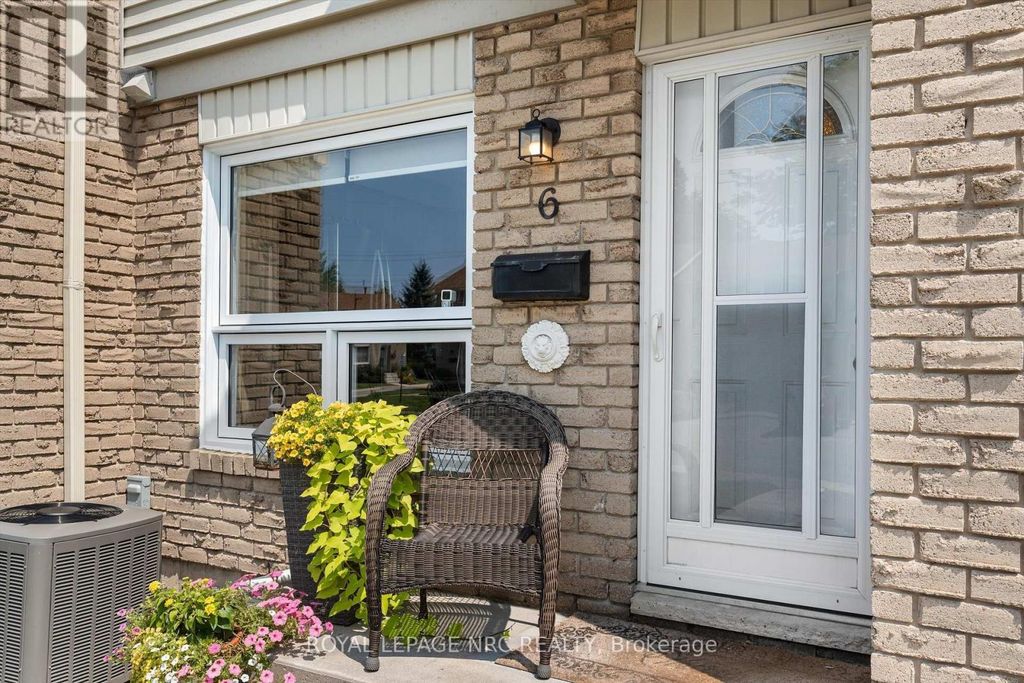 6 - 6767 Thorold Stone Road, Niagara Falls (stamford)