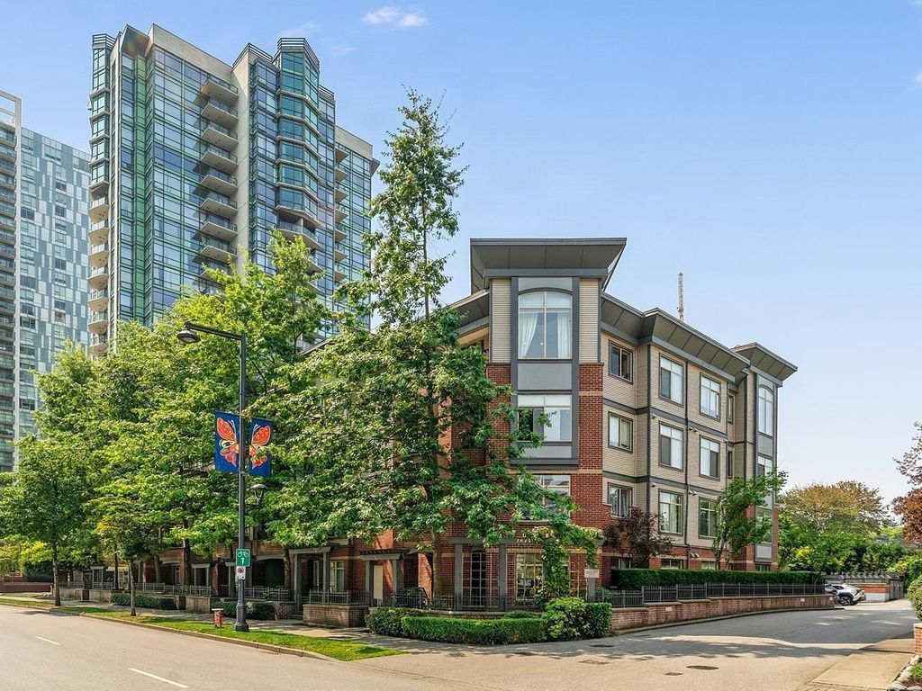 215 10455 University Drive, Surrey