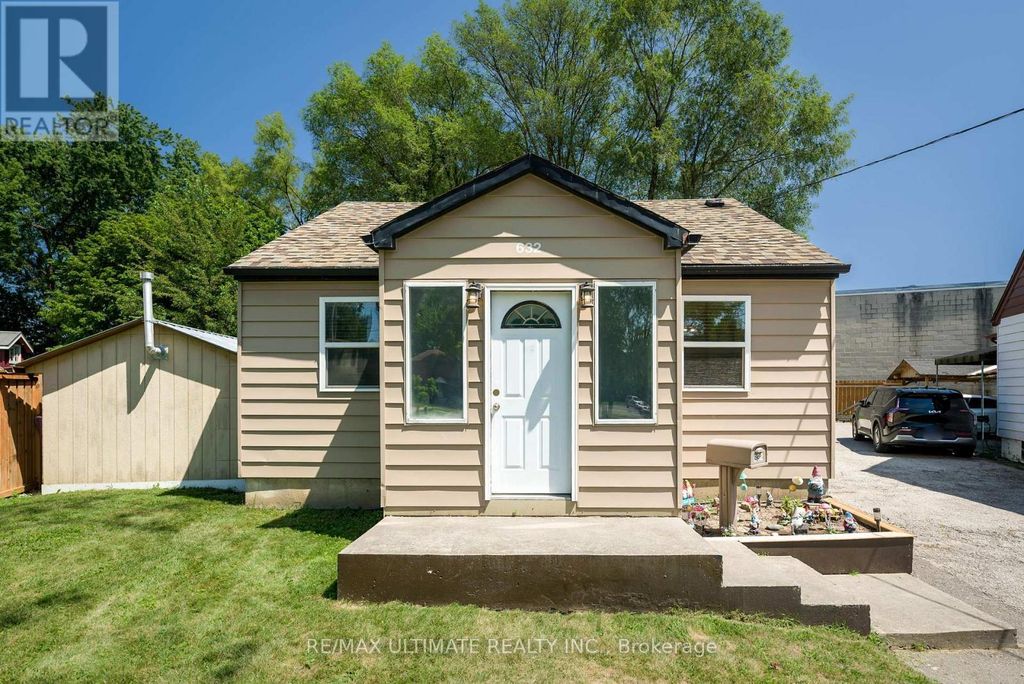 632 Trethewey Drive, Toronto (brookhaven-Amesbury)