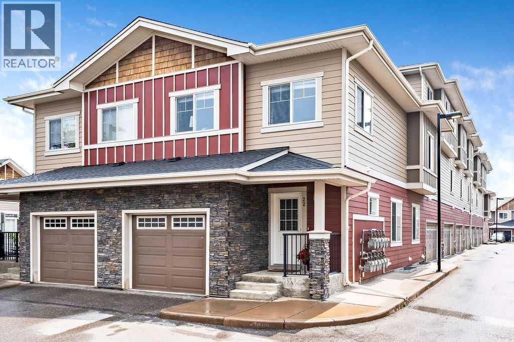 22 West Coach Manor Sw, Calgary