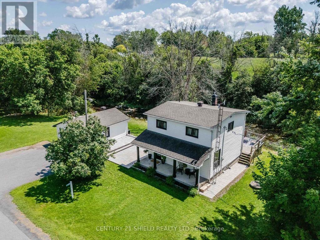 17648 Island Road, South Stormont