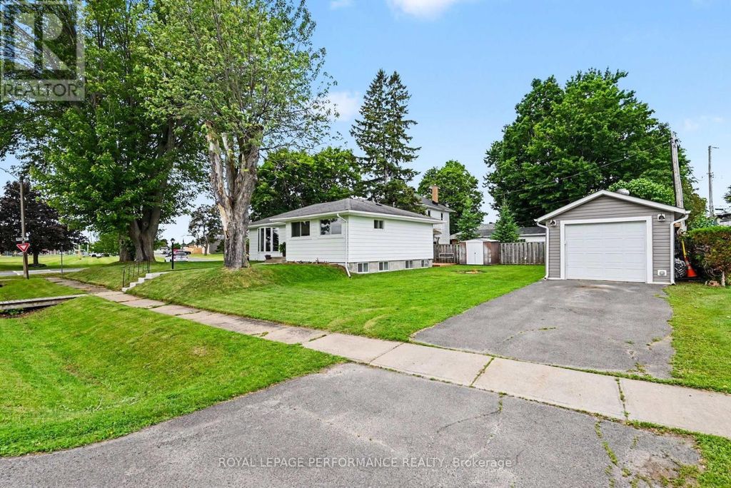 1 Adam Dixon Avenue, South Stormont