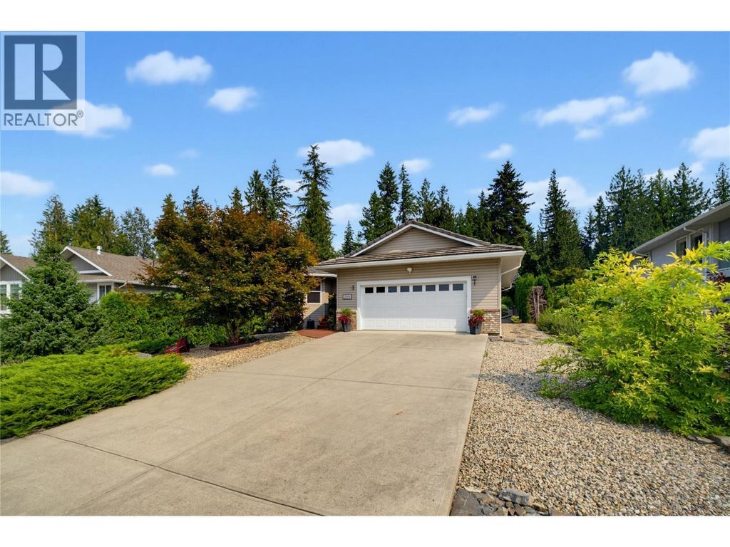 2866 Hilltop Road, Blind Bay