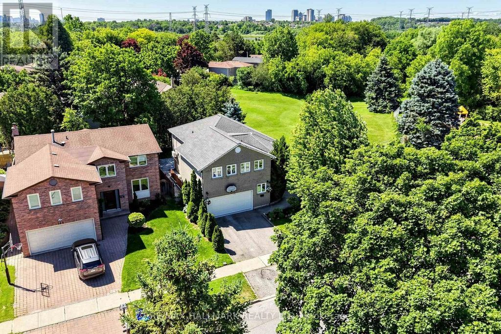 145 Old Surrey Lane, Richmond Hill (south Richvale)