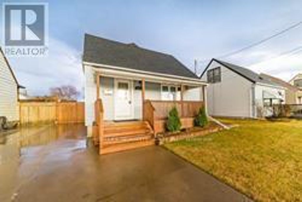 5254 Stanley Avenue, Niagara Falls (cherrywood)