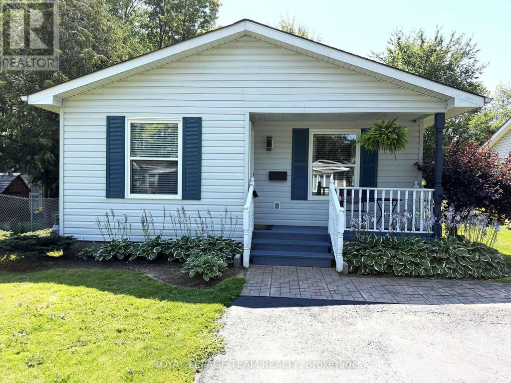 1028 Teena Colleen Private, Ottawa
