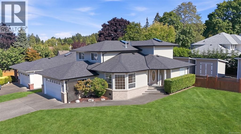 6025 Tweedsmuir Cres, Nanaimo