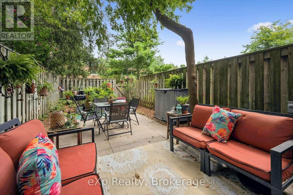 16 - 383 Edinburgh Road S, Guelph (dovercliffe Park/old University)