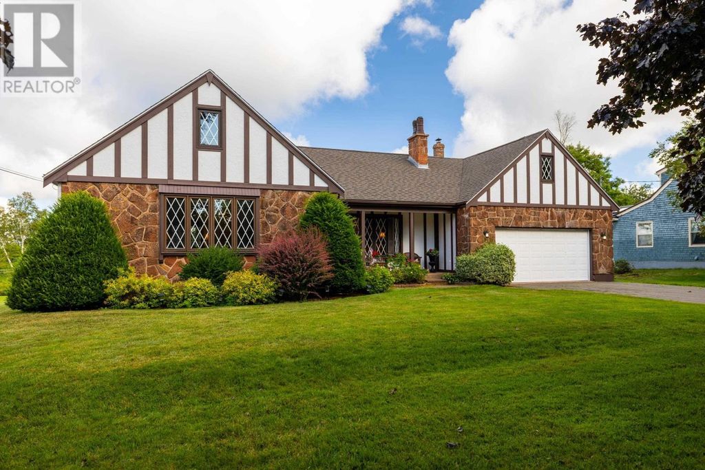 10 Battery Point Drive, Stratford