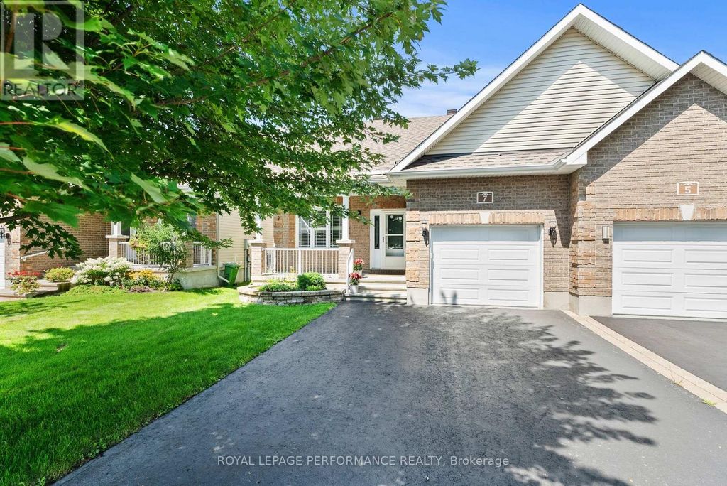 7 Abbey Crescent, Russell
