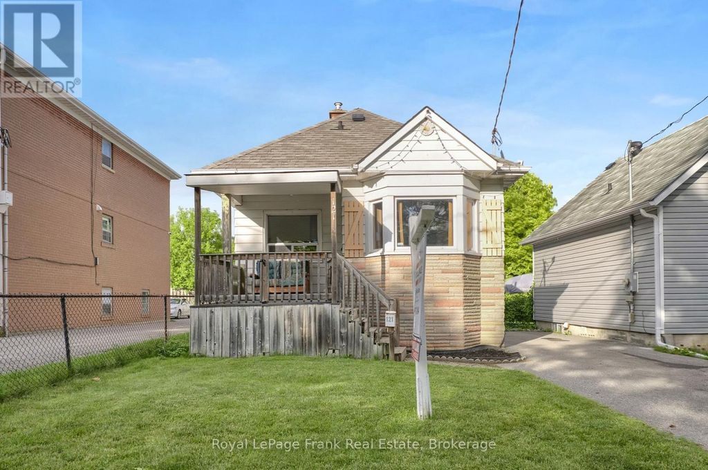 121 Cromwell Avenue, Oshawa (vanier)