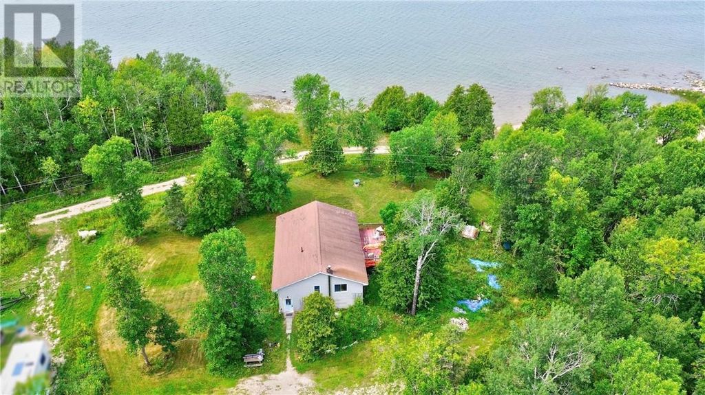 30 Grandor Road, Kagawong, Manitoulin Island