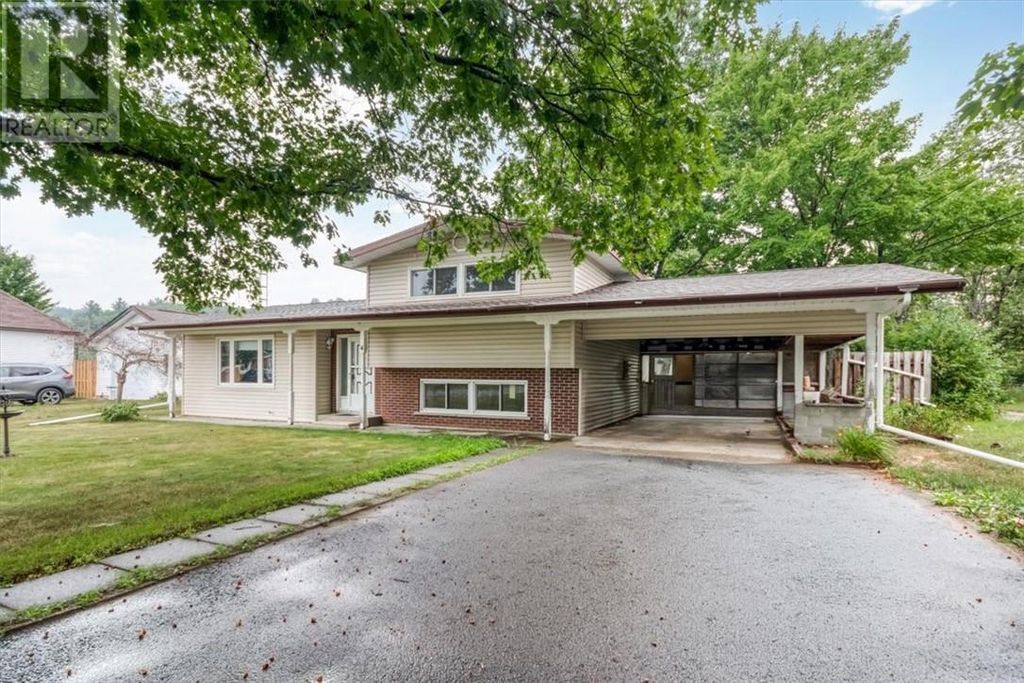 4 George, Webbwood