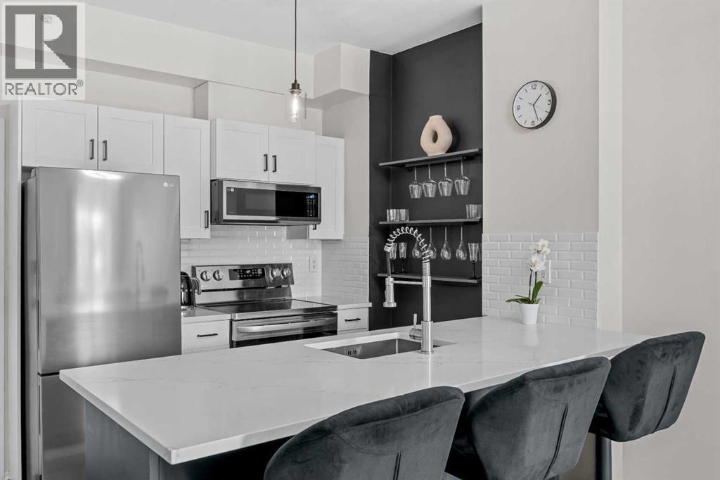 2213, 73 Erin Woods Court, Calgary