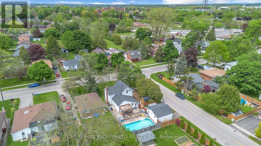 35 James Avenue, Brantford