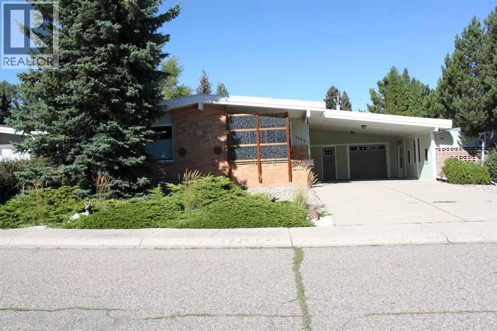 1425 Scenic Drive S, Lethbridge