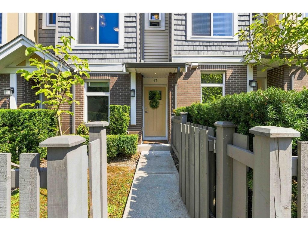 67 9718 161a Street, Surrey