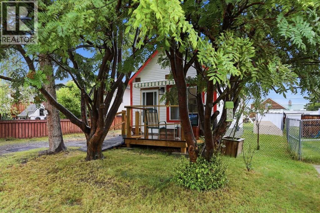 116 Frontenac Avenue Nw, Diamond Valley