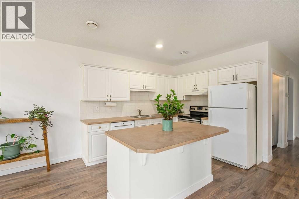 2, 116 First Street, Cochrane