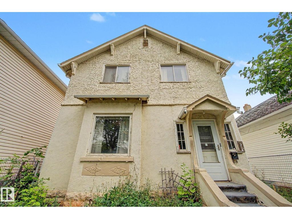 9334 106a Av Nw, Edmonton