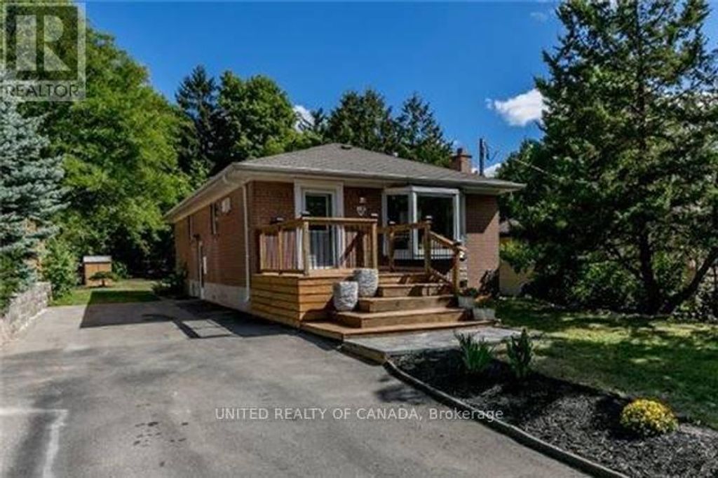 45 Bayview Parkway, Newmarket (huron Heights-Leslie Valley)