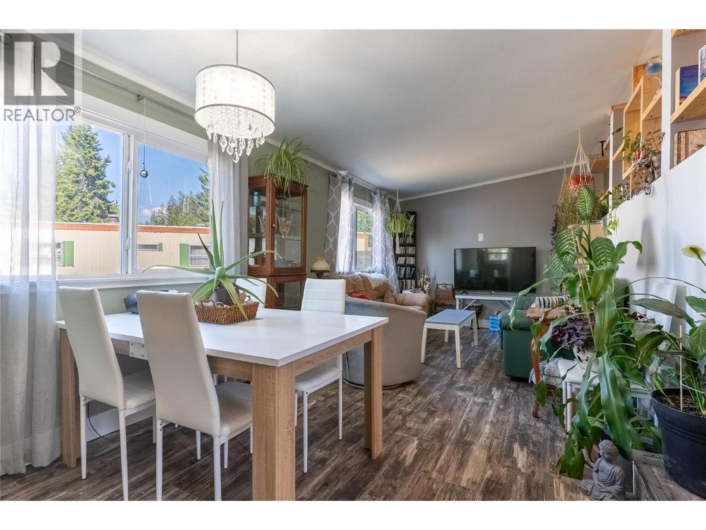 3 Jade Court, Logan Lake