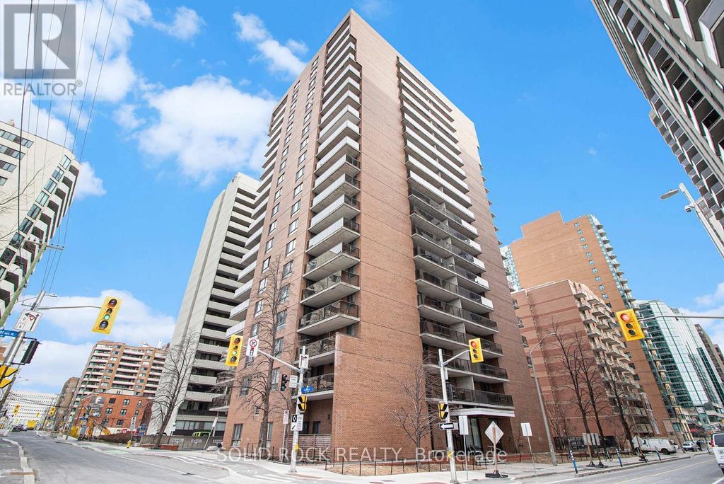 1204 - 475 Laurier Avenue W, Ottawa