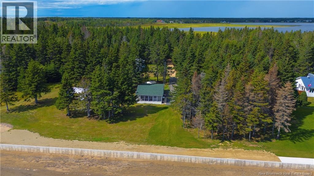 18 Belle Ile En Mer Lane, Pointe-Alexandre