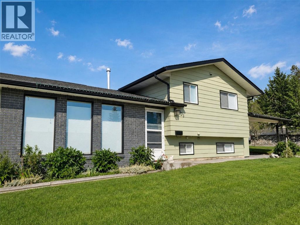 1801 Mt Sinclair Avenue N, Cranbrook