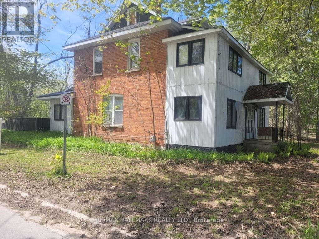 26 Lakeshore Road W, Oro-Medonte