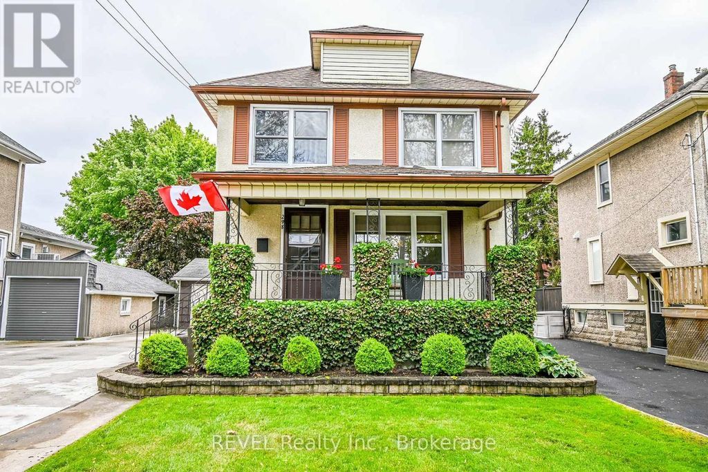 298 Stanley Street, Port Colborne (sugarloaf)